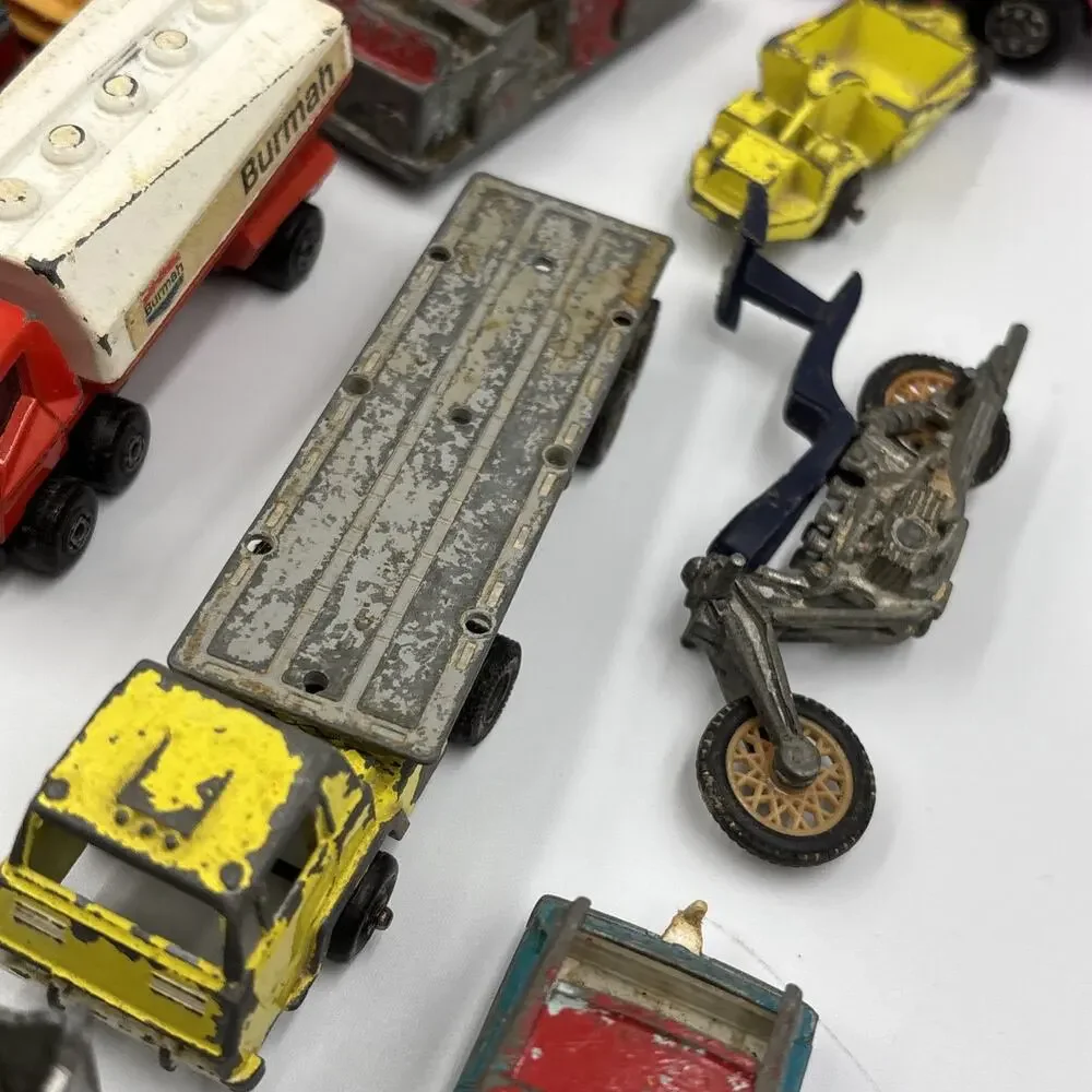 Vintage Mixed Lot Matchboxes Hot Wheels Diecast Vehicles
